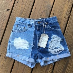 Vintage high wasted, destroyed denim shorts!!!